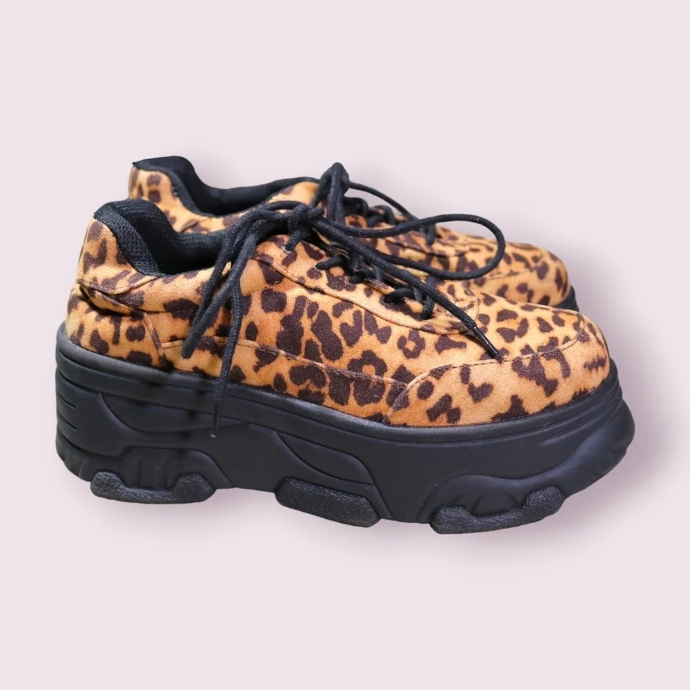 Vintage Forever 21 Size 6.5 Women's Platform Sneakers Cheeta Print Lace-Up Brown